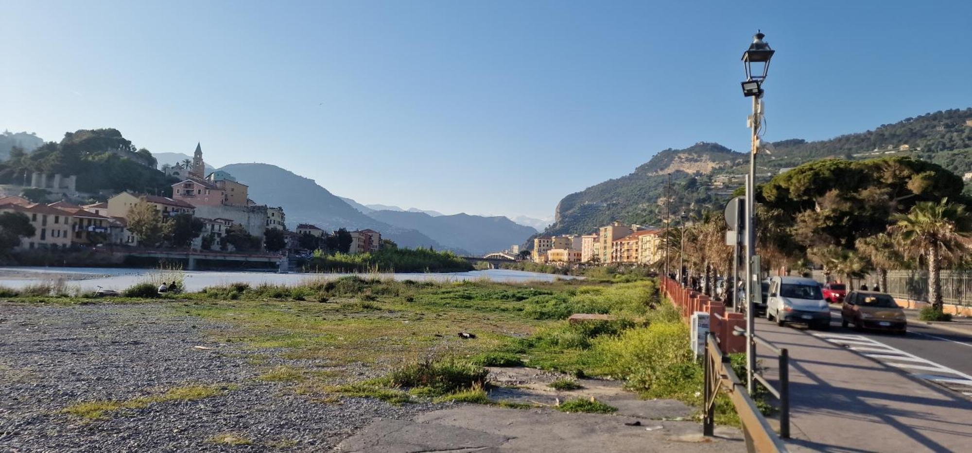Mare Blu Apartment Ventimiglia Bagian luar foto